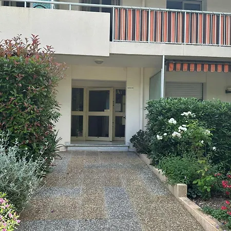 Bright Studio With Pool And View Antibes