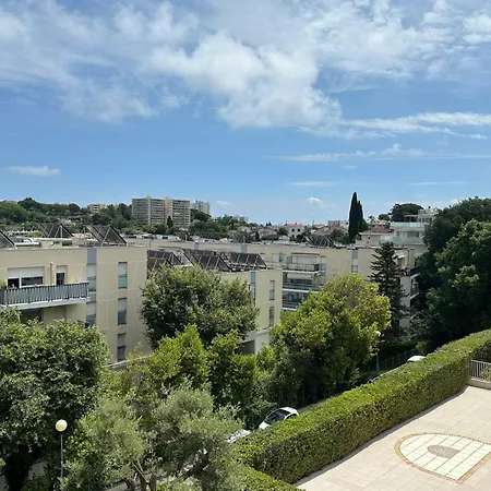 Bright Studio With Pool And View Appartement Antibes